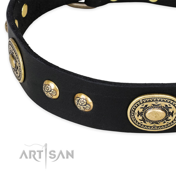 Easy to adjust full grain genuine leather collar for your impressive dog