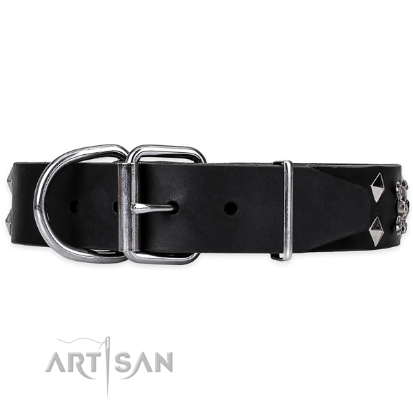 Handy use embellished dog collar of high quality leather